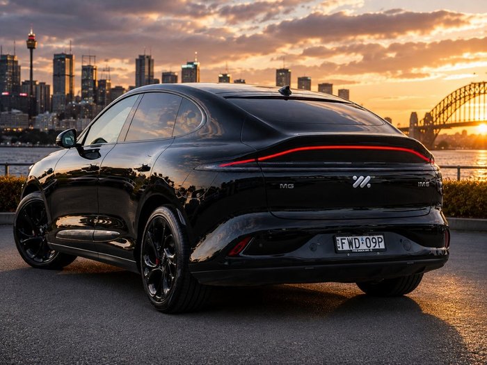 2025 MG IM6 Performance