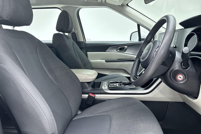 2023 Kia Carnival S