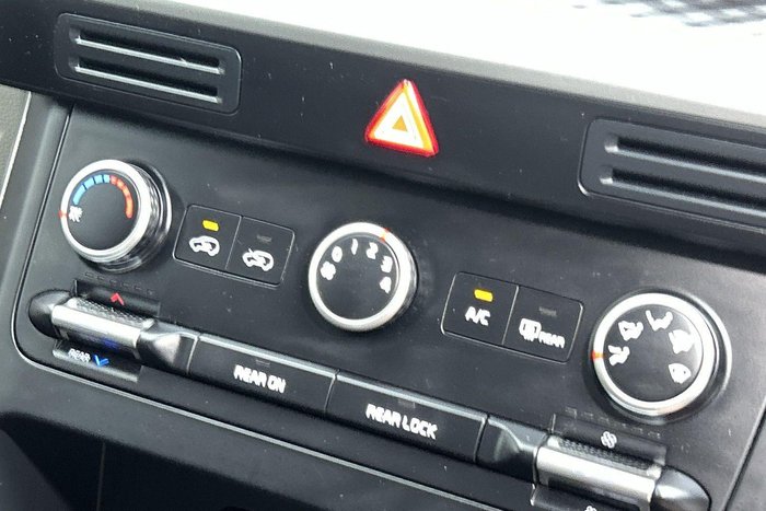 2023 Kia Carnival S