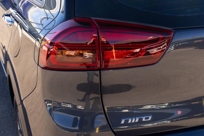 2021 Kia Niro Hybrid S