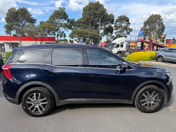 2024 Mahindra XUV700 AX7L