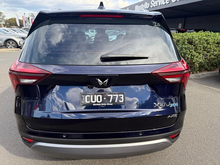 2024 Mahindra XUV700 AX7L