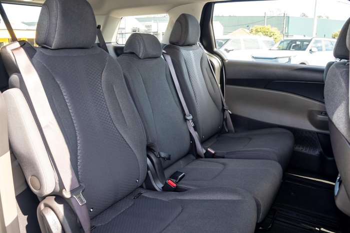 2025 Kia Carnival S