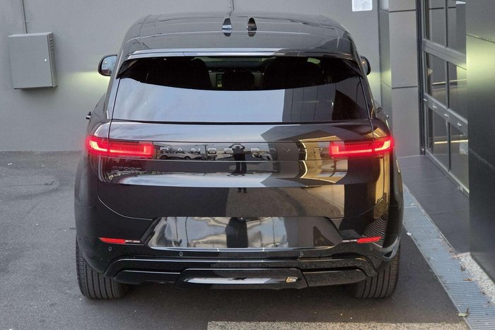 2026 Land Rover Range Rover Sport D250 Dynamic SE