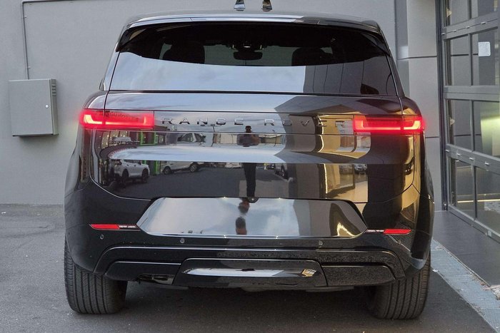 2026 Land Rover Range Rover Sport D250 Dynamic SE