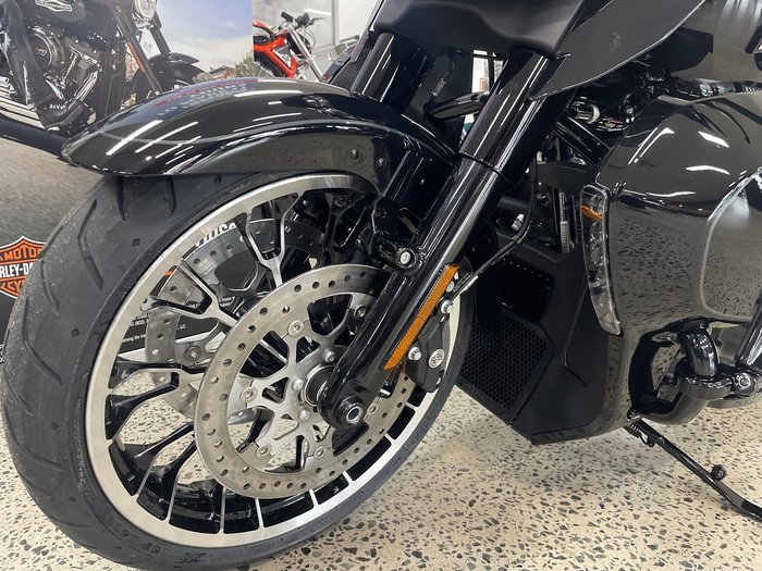 2026 Harley-Davidson Street Glide Limited 117 (FLHXL) Touring Black