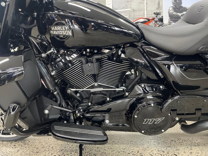 2026 Harley-Davidson Street Glide Limited 117 (FLHXL) Touring Black