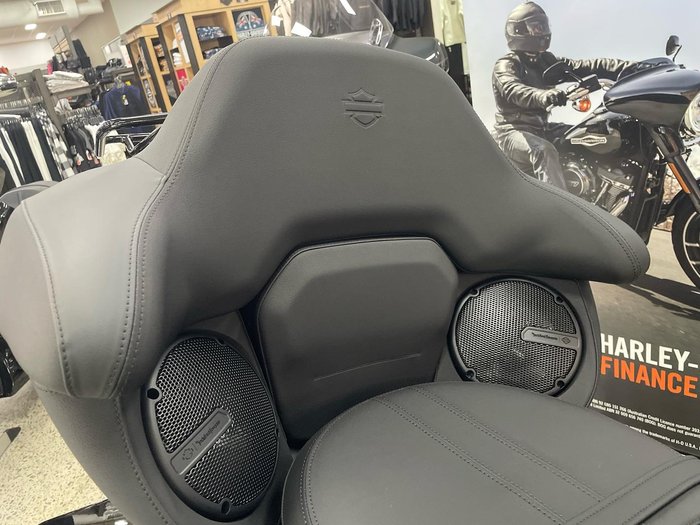 2026 Harley-Davidson Street Glide Limited 117 (FLHXL) Touring Black