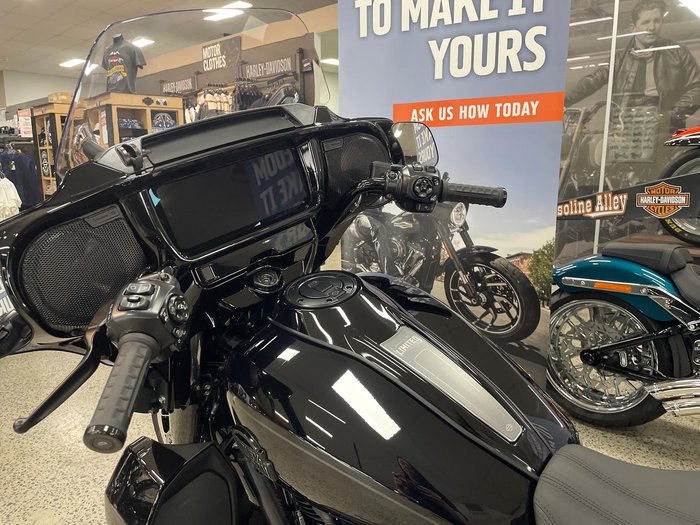 2026 Harley-Davidson Street Glide Limited 117 (FLHXL) Touring Black