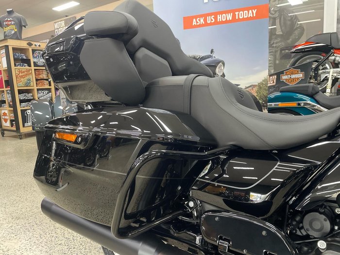 2026 Harley-Davidson Street Glide Limited 117 (FLHXL) Touring Black