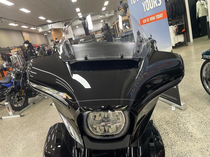 2026 Harley-Davidson Street Glide Limited 117 (FLHXL) Touring Black