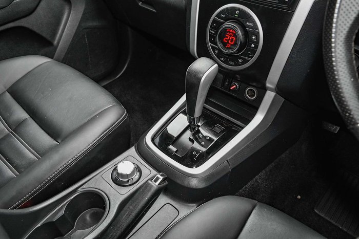 2021 Isuzu MU-X LS-T