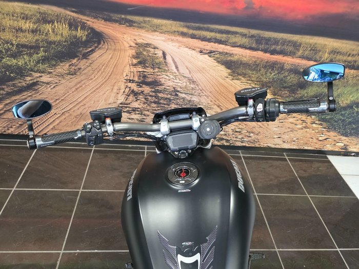 2016 Ducati DIAVEL BLACK