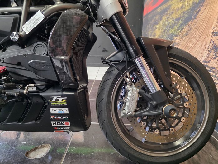 2016 Ducati DIAVEL BLACK