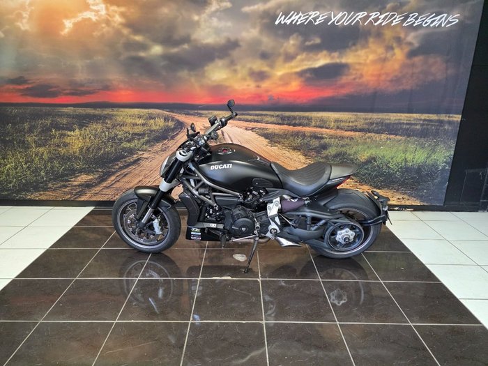 2016 Ducati DIAVEL BLACK