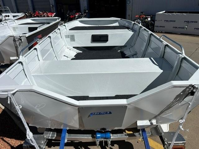2026 QUINTREX F390 Outback Explorer
