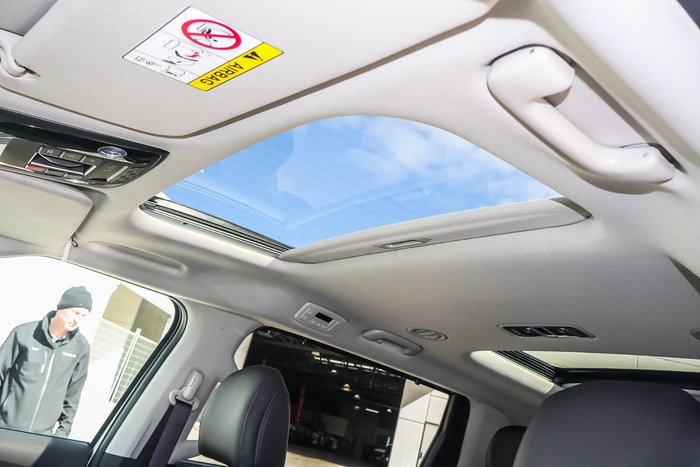 2025 Kia Carnival GT-Line HEV