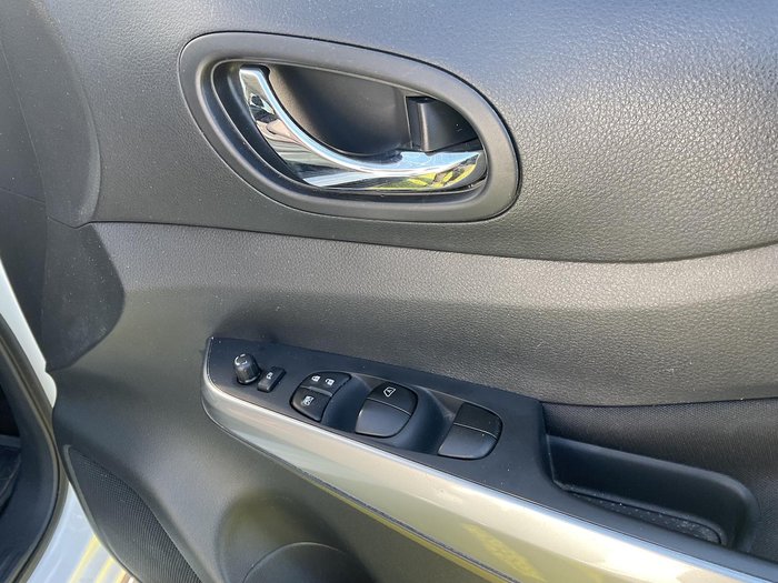 2023 Nissan Navara ST