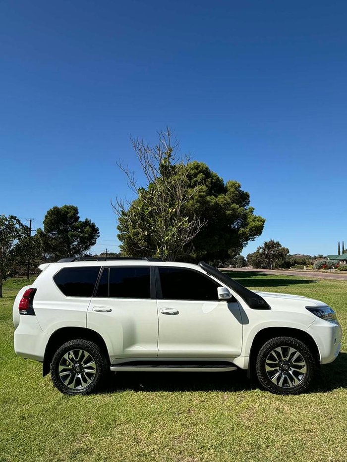 2023 Toyota Landcruiser Prado VX