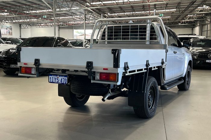 2022 Toyota Hilux SR