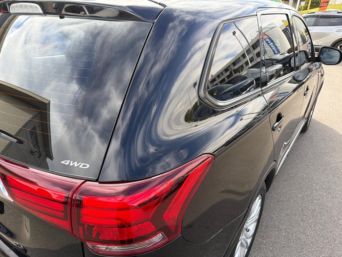 2021 Mitsubishi Outlander ES