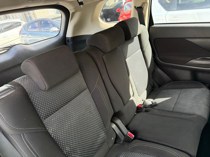 2021 Mitsubishi Outlander ES