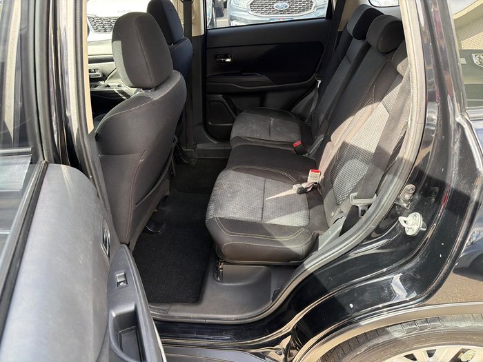 2021 Mitsubishi Outlander ES