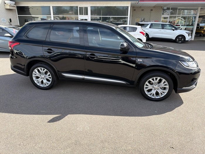 2021 Mitsubishi Outlander ES