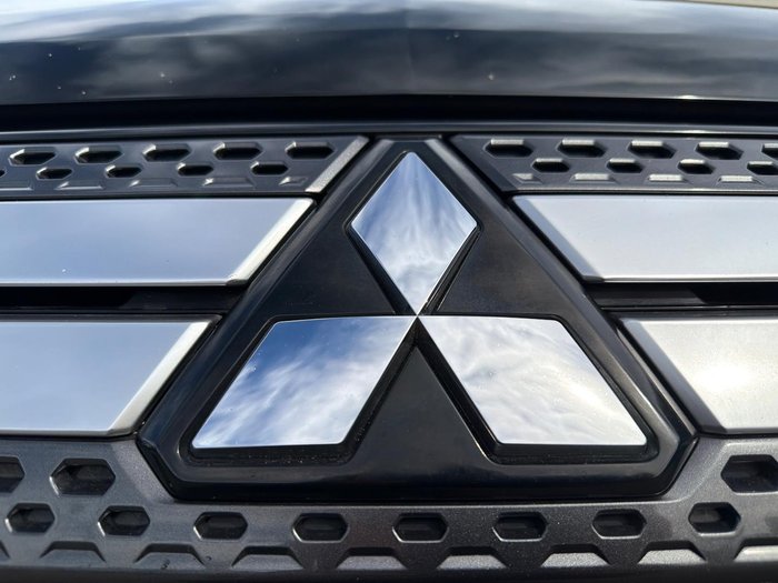 2021 Mitsubishi Outlander ES
