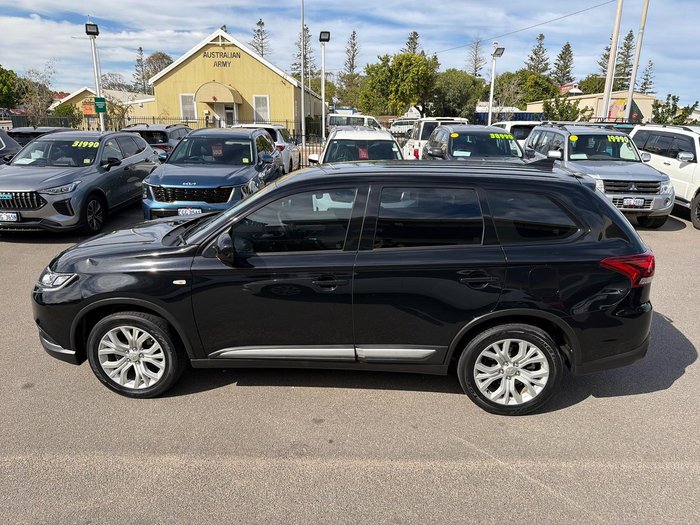 2021 Mitsubishi Outlander ES