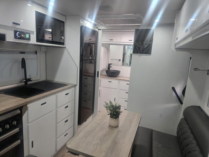 2024 JB Caravans Gator X 17'10 Rear Door