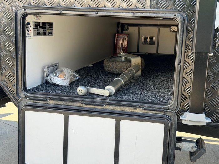 2024 JB Caravans Gator X 17'10 Rear Door