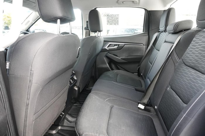 2023 Isuzu D-MAX LS-M