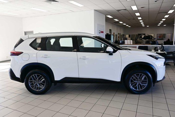 2024 Nissan X-TRAIL ST