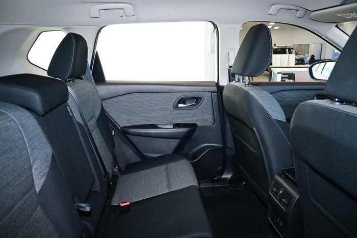 2024 Nissan X-TRAIL ST