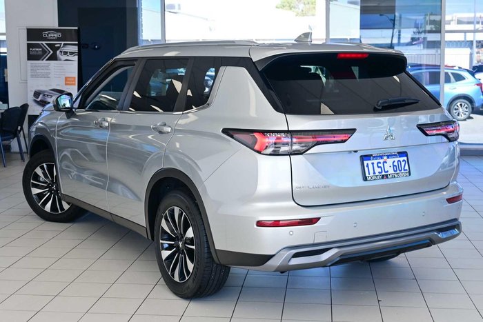 2025 Mitsubishi Outlander LS