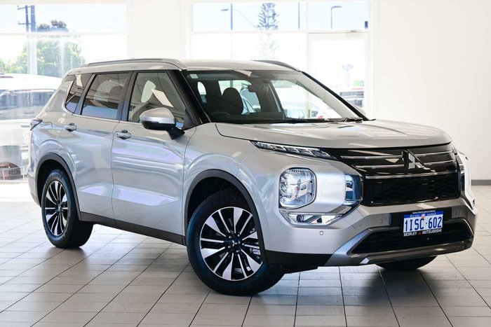 2025 Mitsubishi Outlander LS