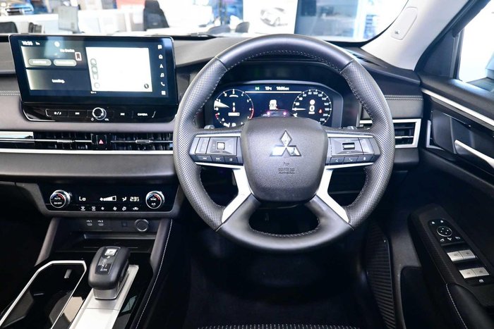 2025 Mitsubishi Outlander LS