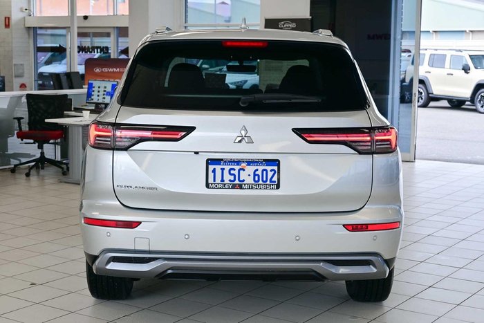2025 Mitsubishi Outlander LS