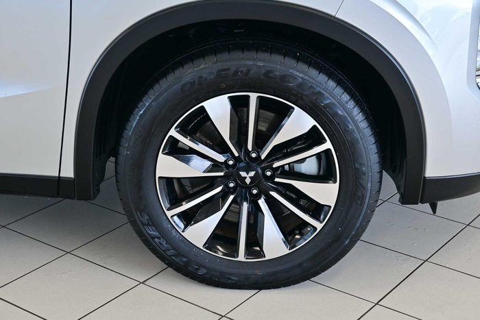 2025 Mitsubishi Outlander LS