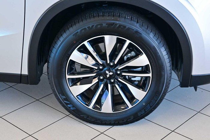 2025 Mitsubishi Outlander LS