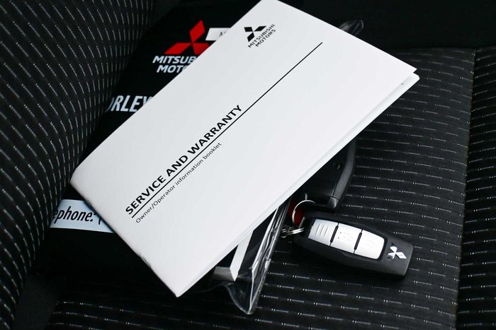 2025 Mitsubishi Outlander LS