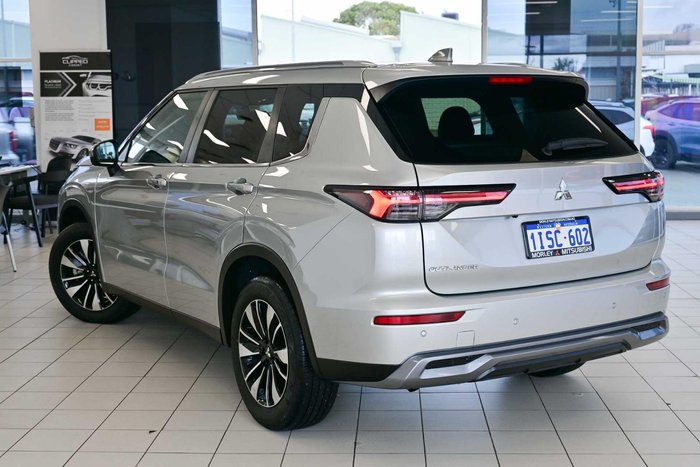 2025 Mitsubishi Outlander LS