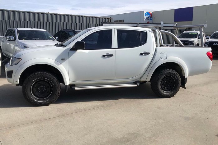 2014 Mitsubishi Triton GLX