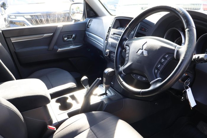 2011 Mitsubishi Pajero GLS