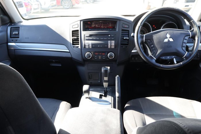 2011 Mitsubishi Pajero GLS