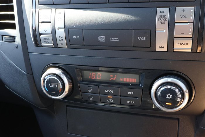 2011 Mitsubishi Pajero GLS