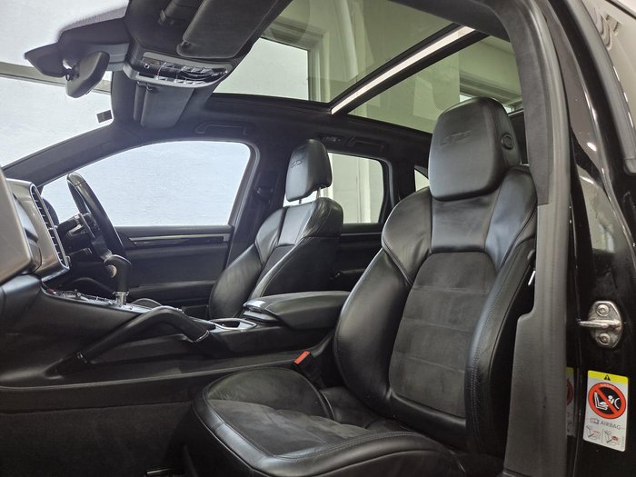 2016 Porsche Cayenne GTS