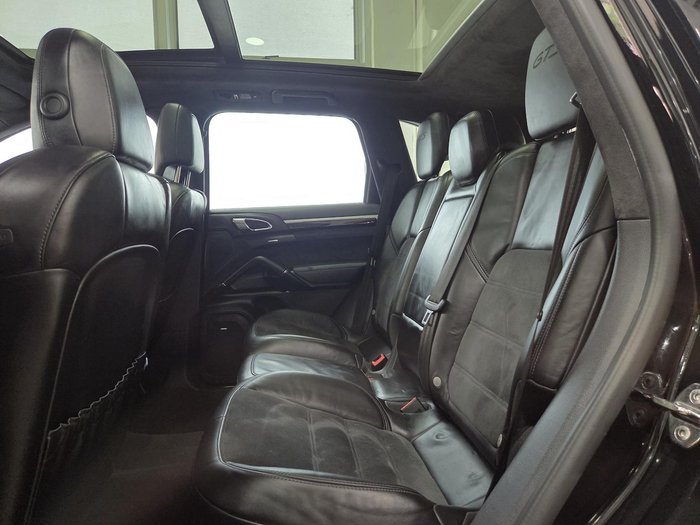 2016 Porsche Cayenne GTS