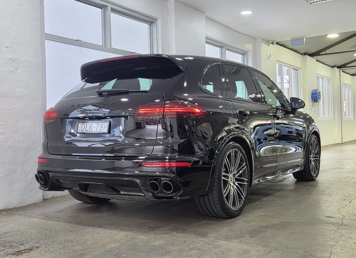 2016 Porsche Cayenne GTS